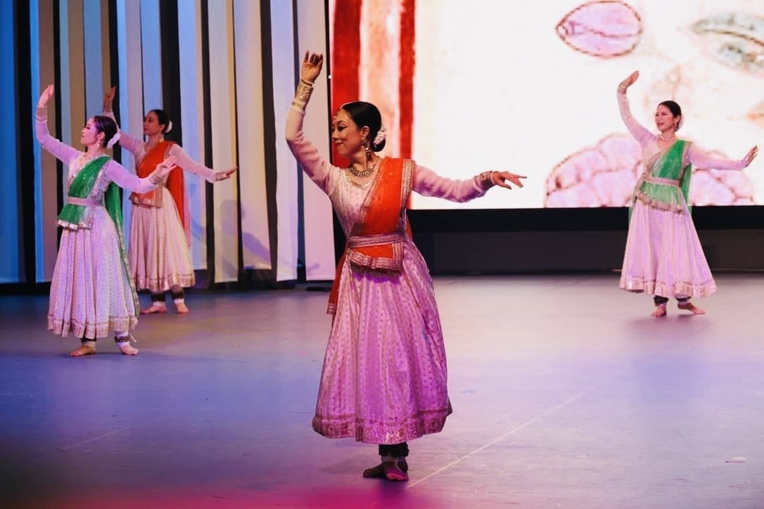 大阪万博でカタックダンスbyカダムジャパン